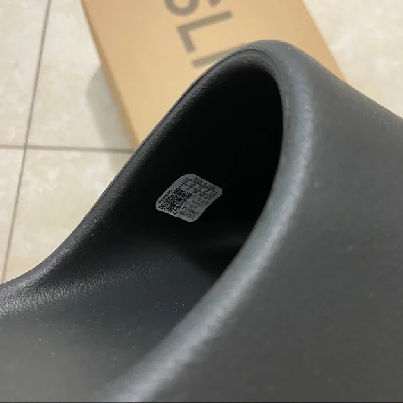 SOLD via EMT - Yeezy Slide Onyx Black Size 5 M (Size 6 W) DS - Picture 4 of 5